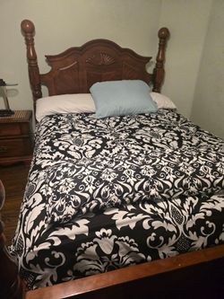 Queen bed, dresser and nightstand