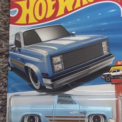 Hot Wheels ‘83 Chevy Silverado Blue 