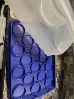 Cupcake Holder With Lid