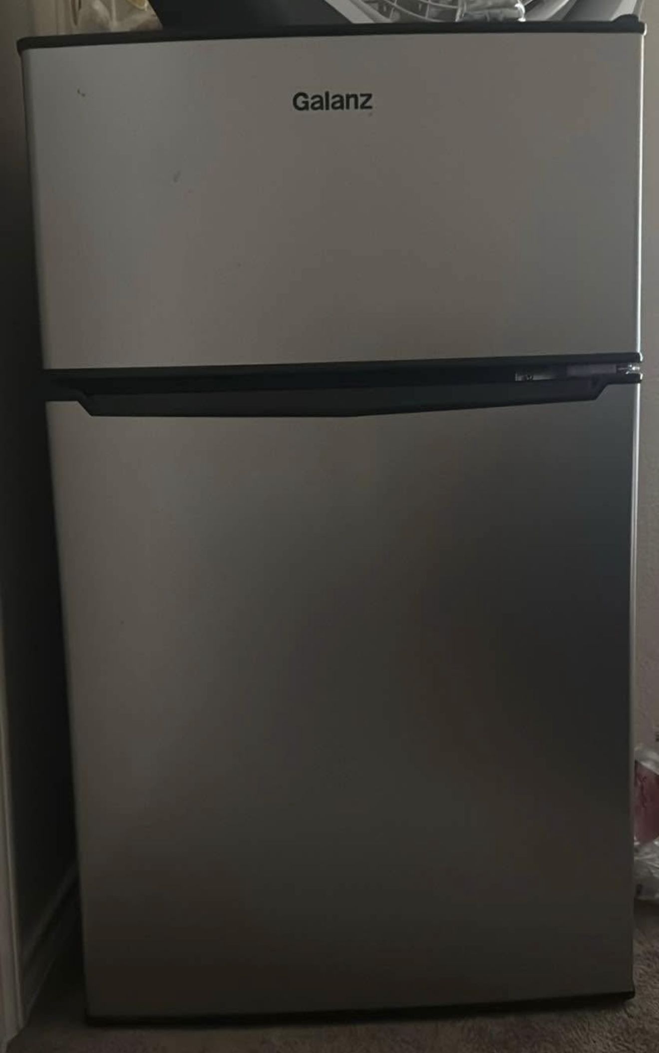 Galanz Mini fridge with freezer