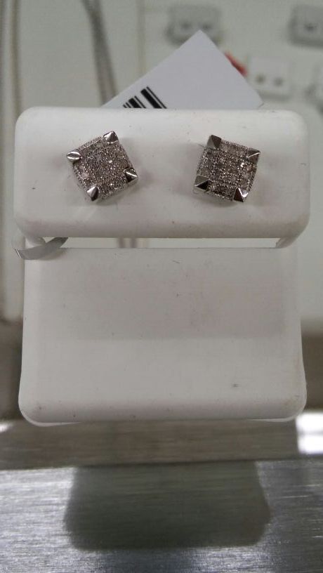 Genuine diamond earings
