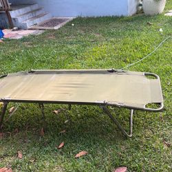 US MILITARY SURPLUS FOLDING LIGHTWEIGHT COT