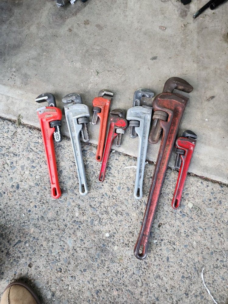 pipe wrenches 14",14",12",10",10",10",24".
