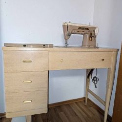 Singer 403A Slant-O-Matic in Wood Cabinet