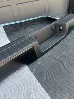 F250 F350 Super Duty XL Rear Bumper 2023-2026 Ford OEM Black Step like new take off. Some cosmetic scratches Harness was cut off