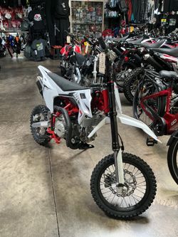 2025 SSR SR140R-ES