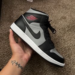 Jordan 1 mid Size 8M/9.5W