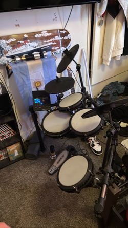 Alesis nitro max drum set