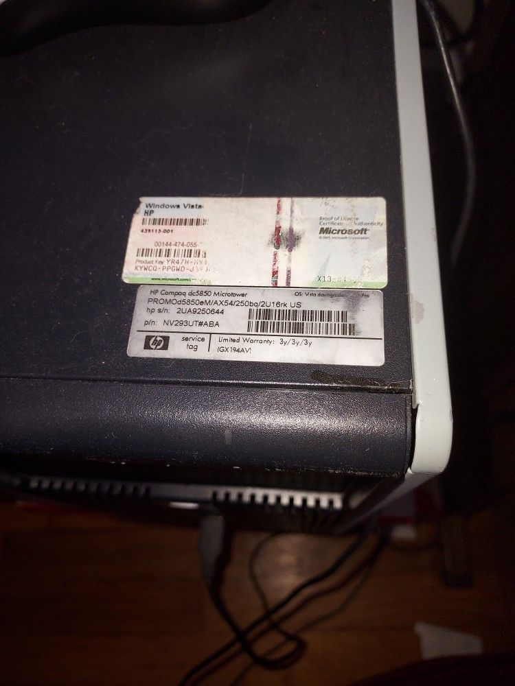 HP Compaq dc5850 Microtower With Canon MG2522 Printer. Monitor screen.