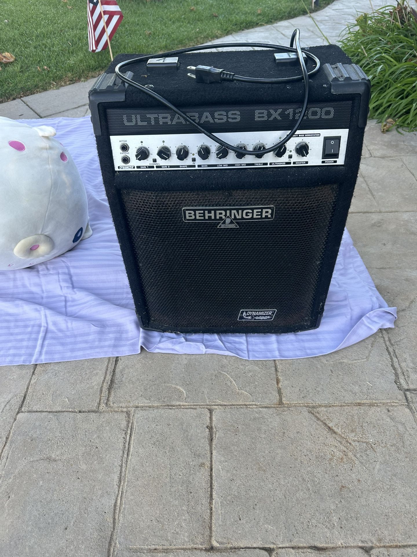 Speaker BEHRINGER