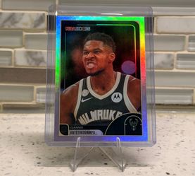 Topps NBA Hoops 2024-25 #165 Giannis Antetokounmpo Milwaukee Bucks