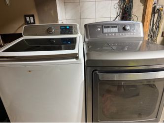 2 year old Samsung’s huge capacity washer and gas dryer must sell before Friday  if not there going to storage must pick up there without testing but 