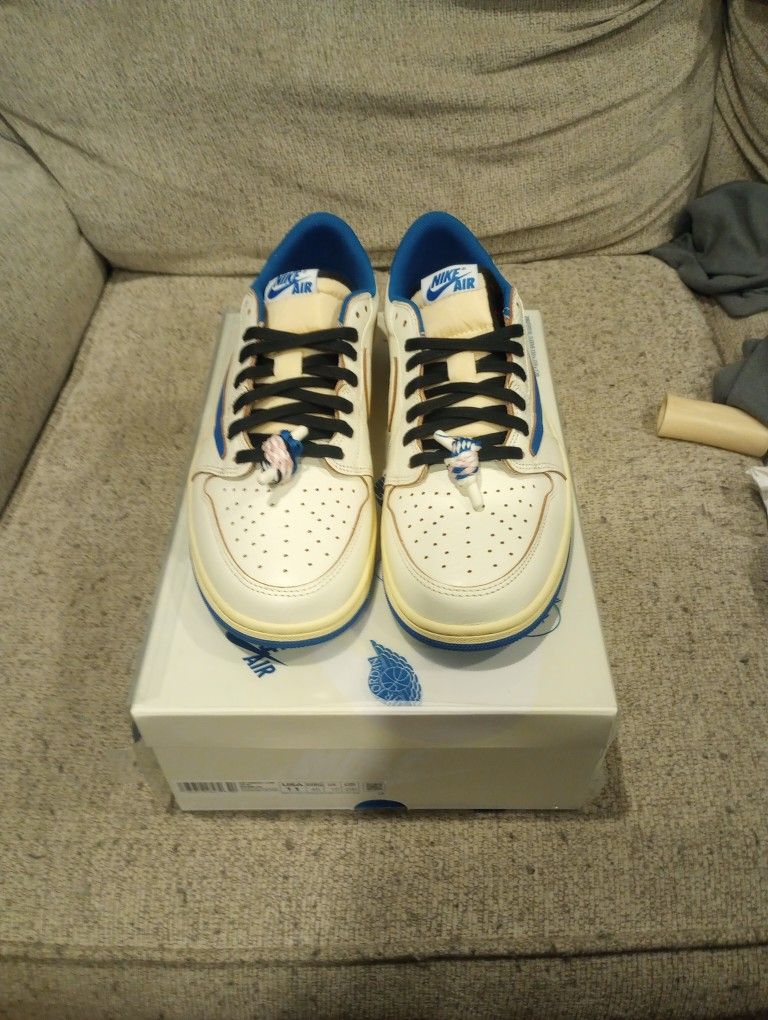 Jordan 1 Retro Low OG SP Fragment x Travis Scott