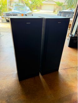 2 Giant Speakers