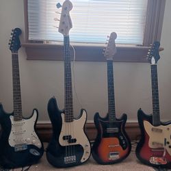 3 Electronic Guitars With Amp