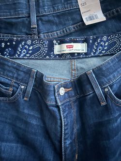 Women’s Levi Jeans