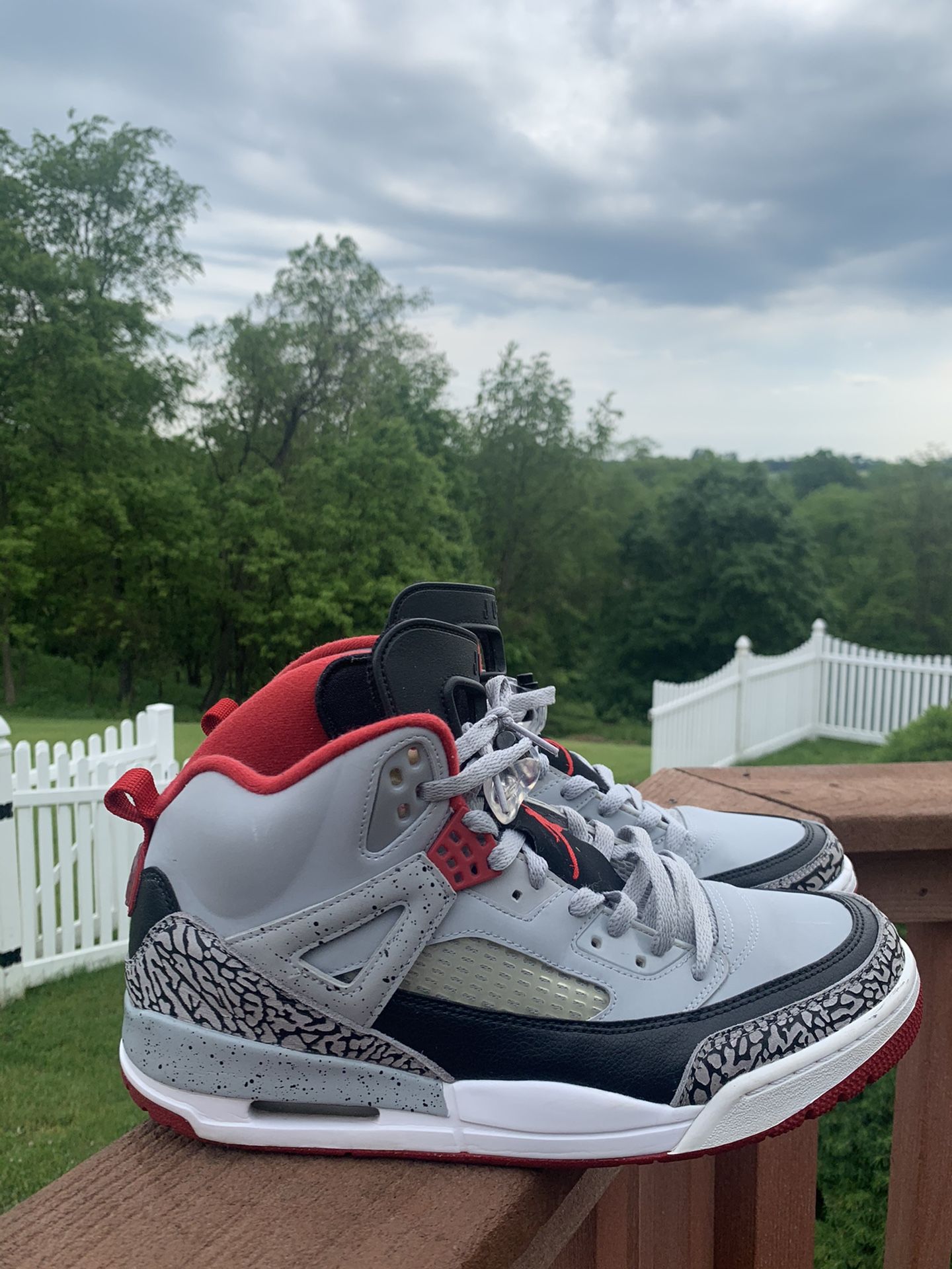 Jordan Spizike Wolf Grey