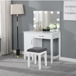 Vanity With Lights