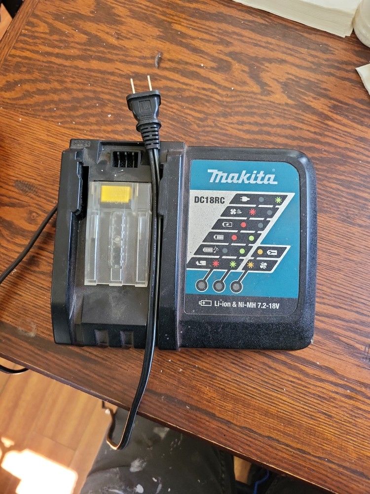 Makita Charger