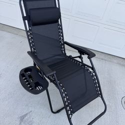 2 - ZERO GRAVITY RECLINER CHAIRS / CUP HOLDERS & STORAGE BAGS