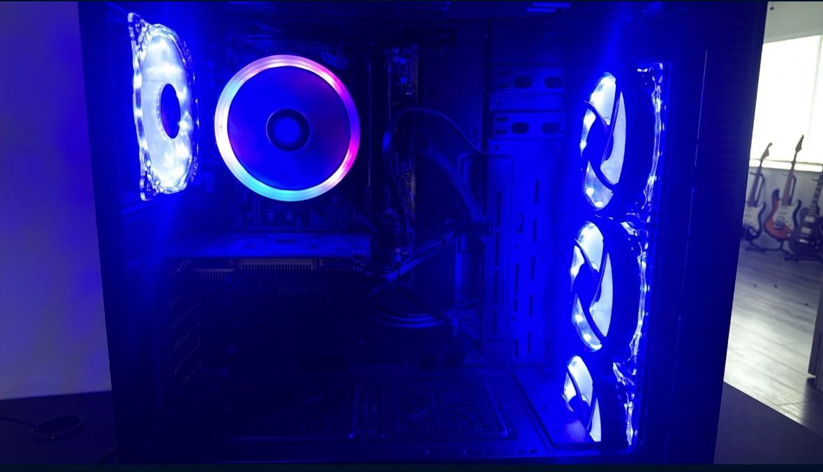 Gaming PC + Gaming Monitor(165 hrtz 1080p)