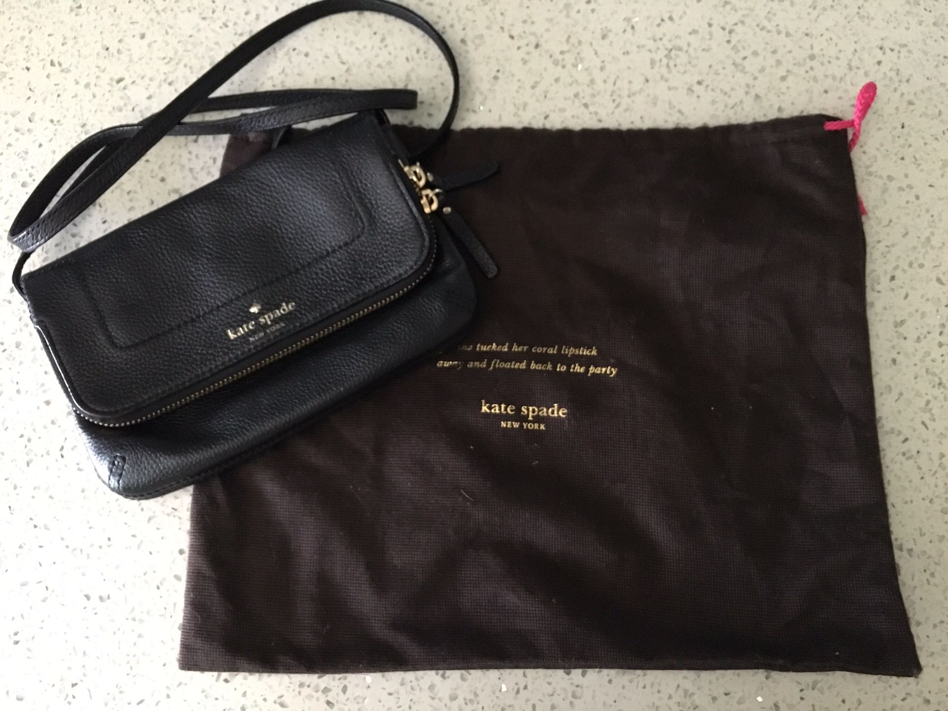 LIKE NEW Kate Spade ♠️ purse used once