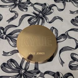KYLIE HIGHLIGHT 