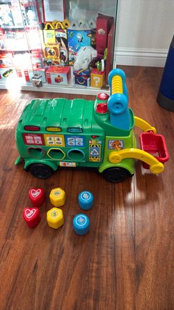 VTech Sort and Recycle Ride-On Truck Green Lights And Sounds Shape Sorter