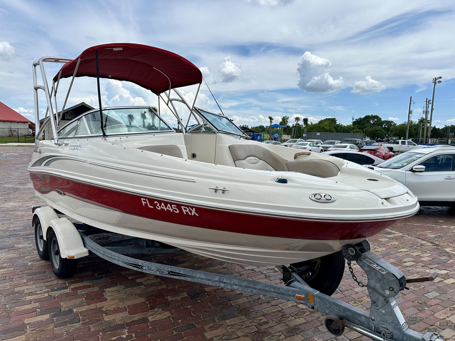 2004 Sea Ray SUNDECK 200