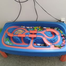 Hot Wheels Track And Activity Table