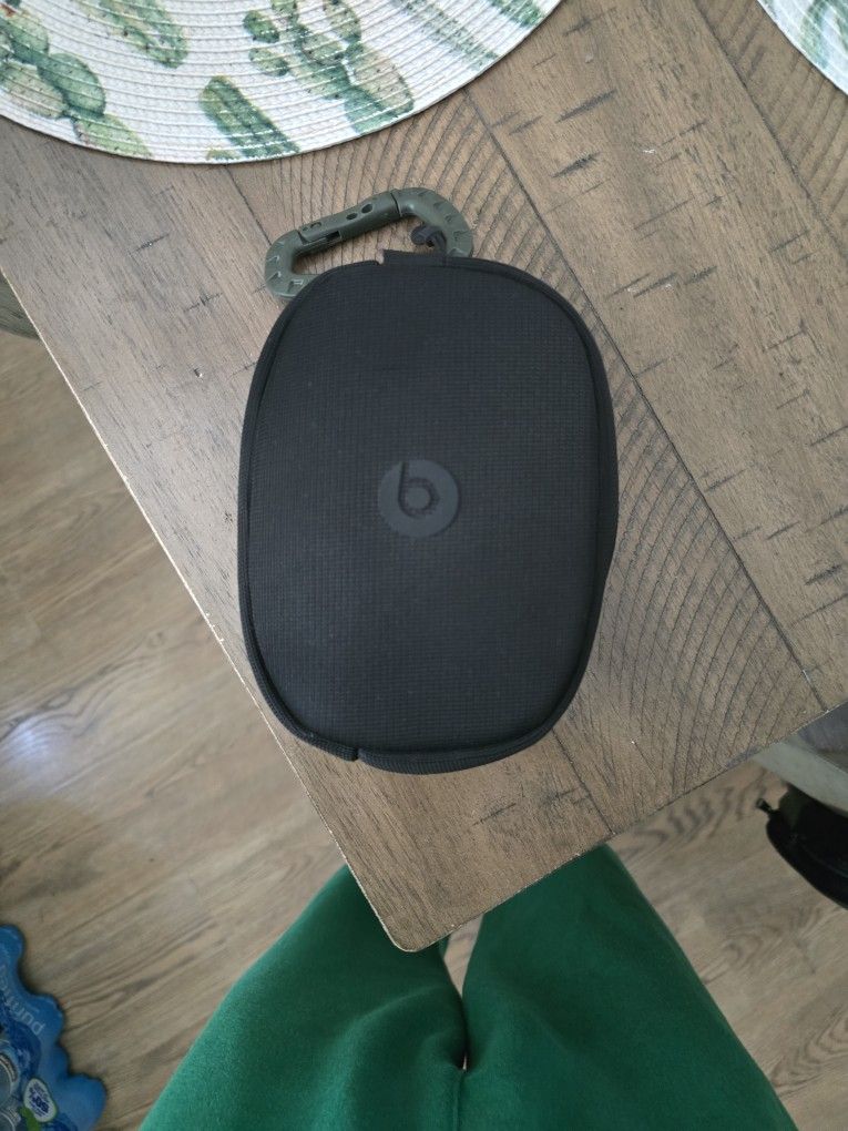 Beats Solo 4 Headphones