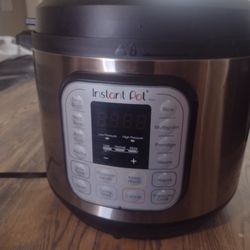 $70 Instapot Duo 8qt Pressure Cooker 