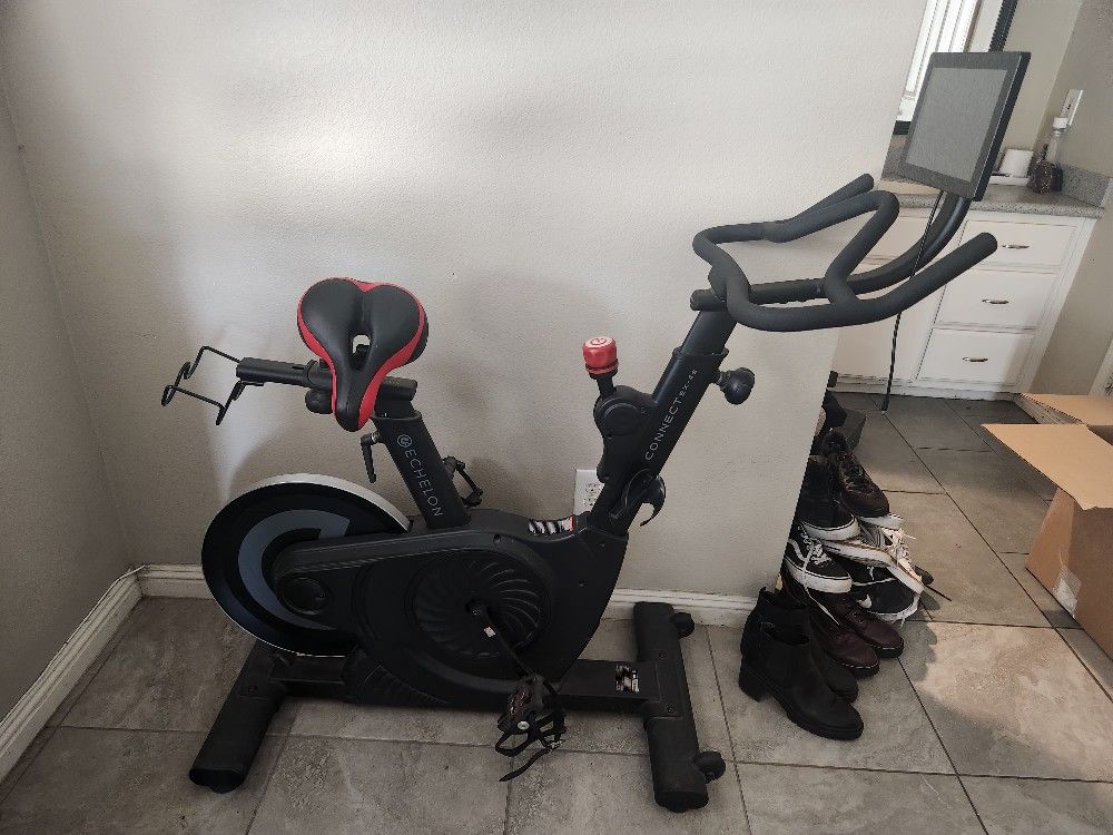 ECHELON EXCERCIS BIKE