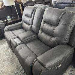 Sofas With Power , Recliners 