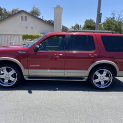 2005 Ford Explorer
