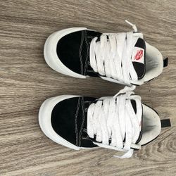 CASH ONLY,PICKUP ONLYKnu Skool Vans,size 9.5 Men/11.0 Woman