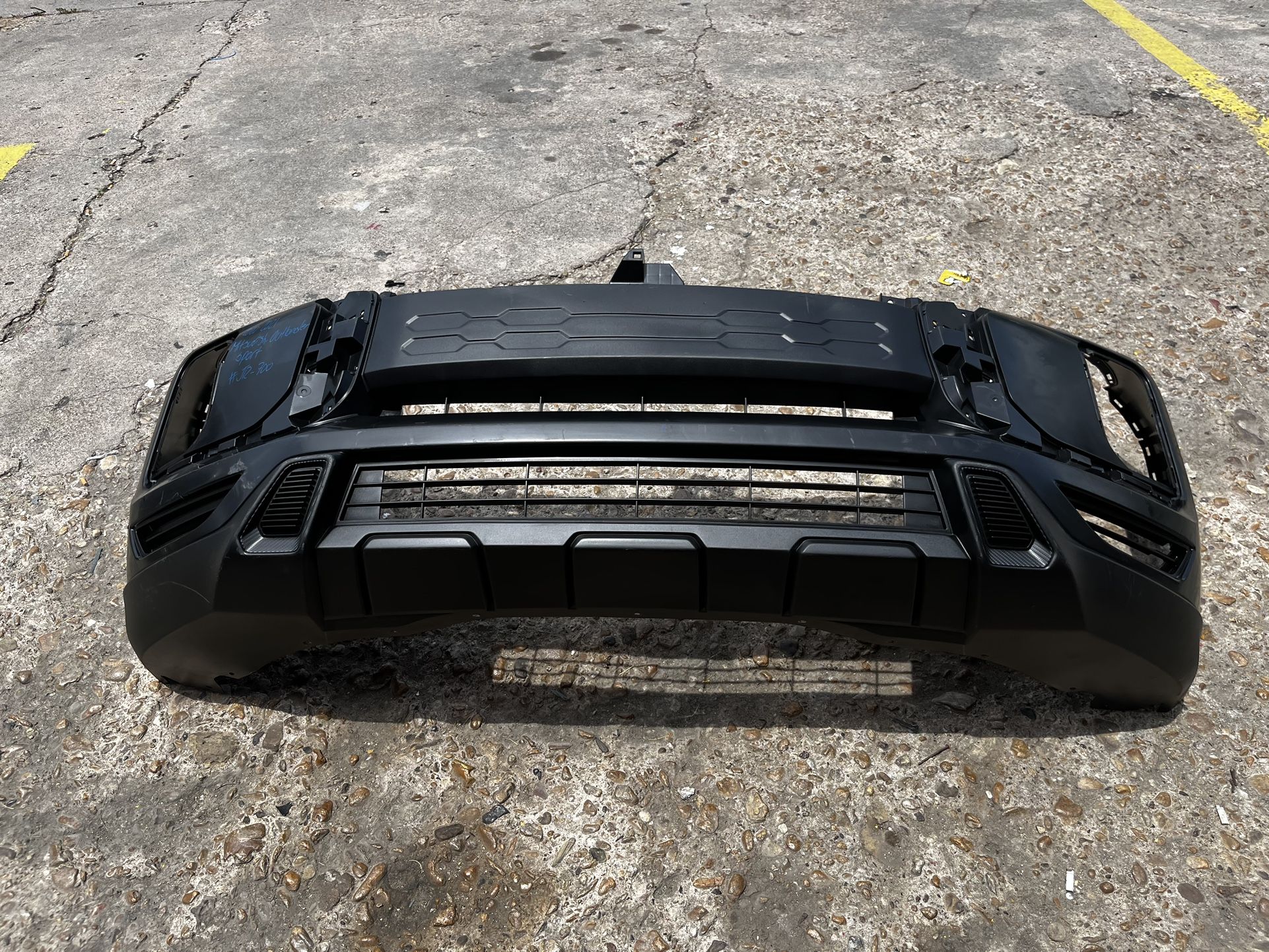 2020 2021 Mitsubishi Outlander Sport Front Bumper Cover.