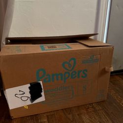Diapers (Pampers) Size 5T
