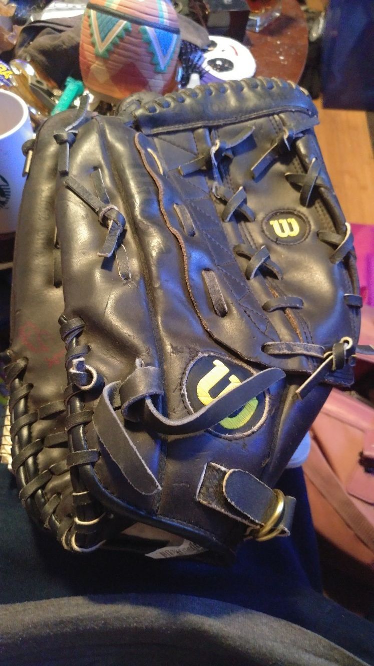 Wilson Staff Leather 14" Pattern Glove