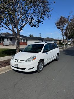2009 Toyota sienna with 106k miles