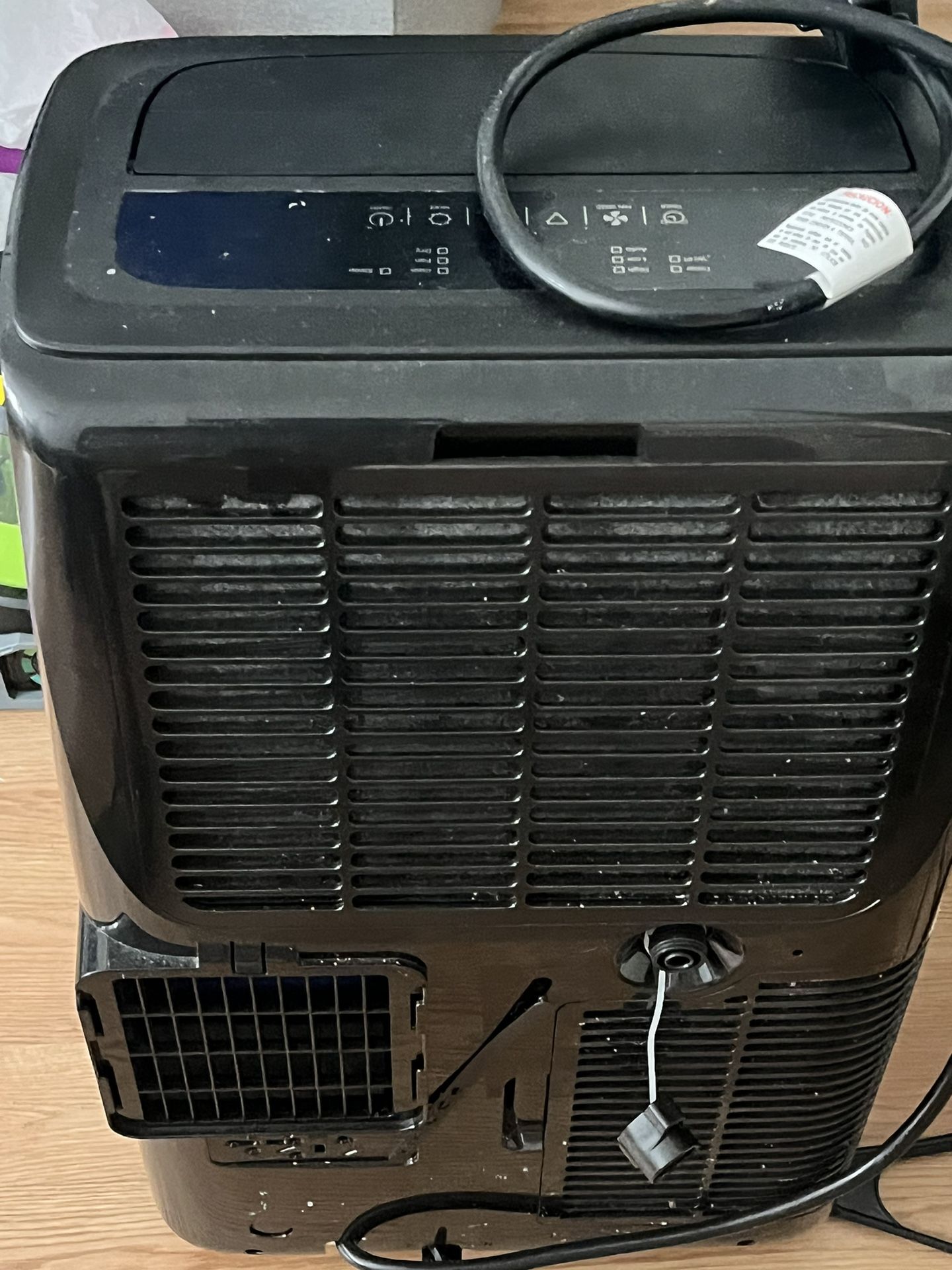 Selling portable AC unit used but brand new