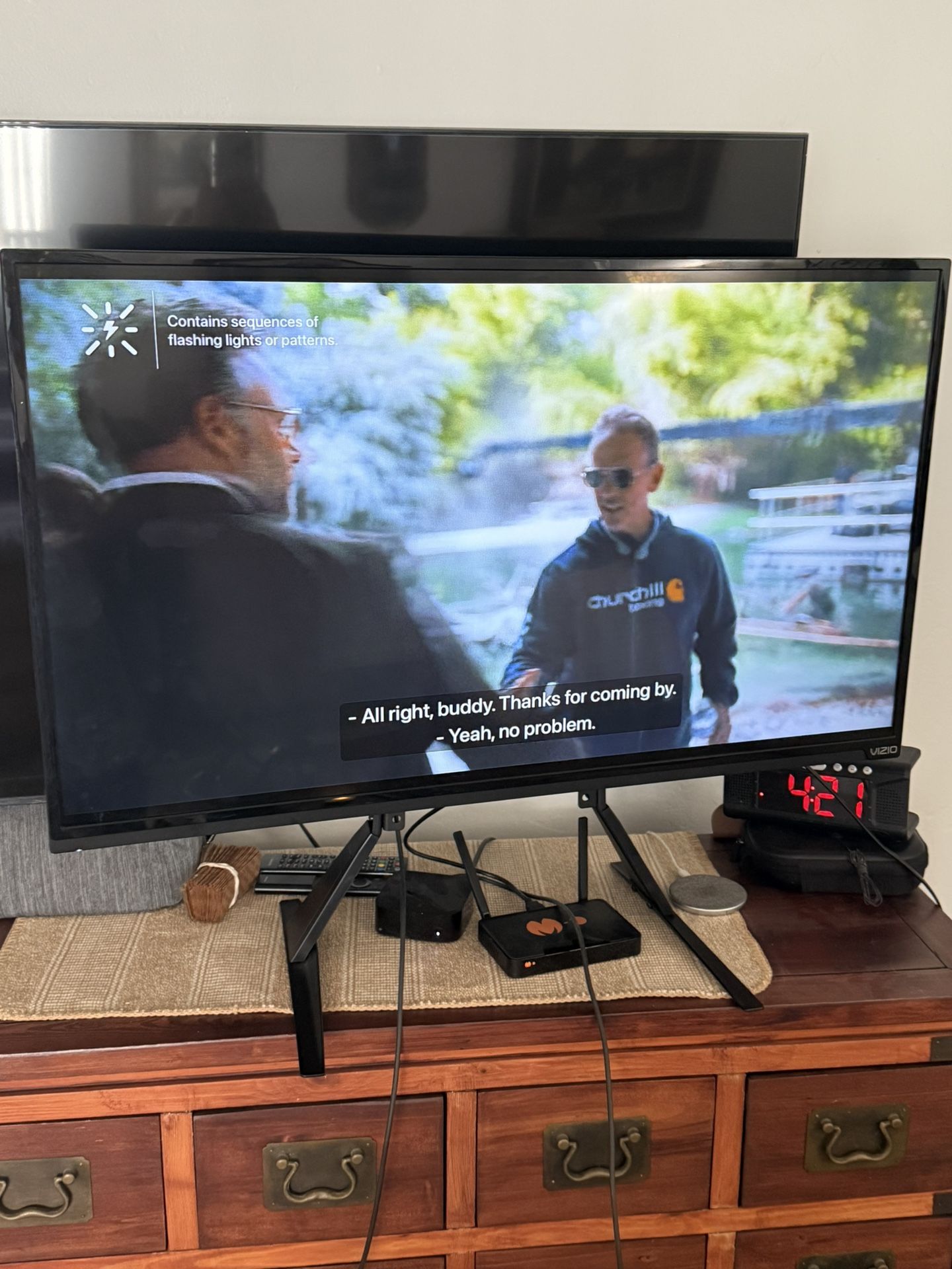 Vizio TV 39” Television Works Great E390-B1E Not Smart With Remote