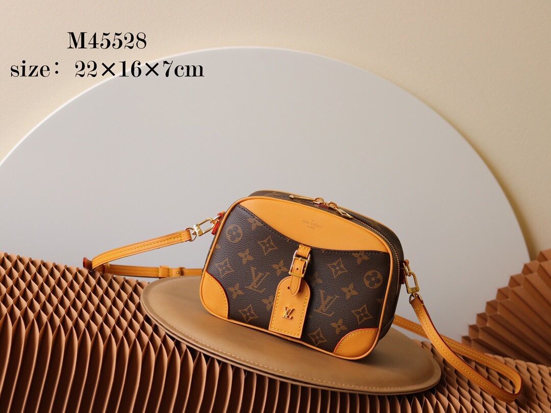 A fashionable and casual women's bag