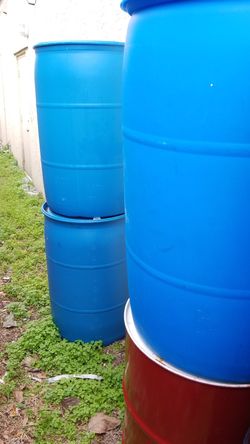 Plastic and sealed metal 55g drums