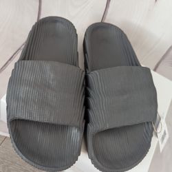 New Adidas Gender Neutral  M6/W7