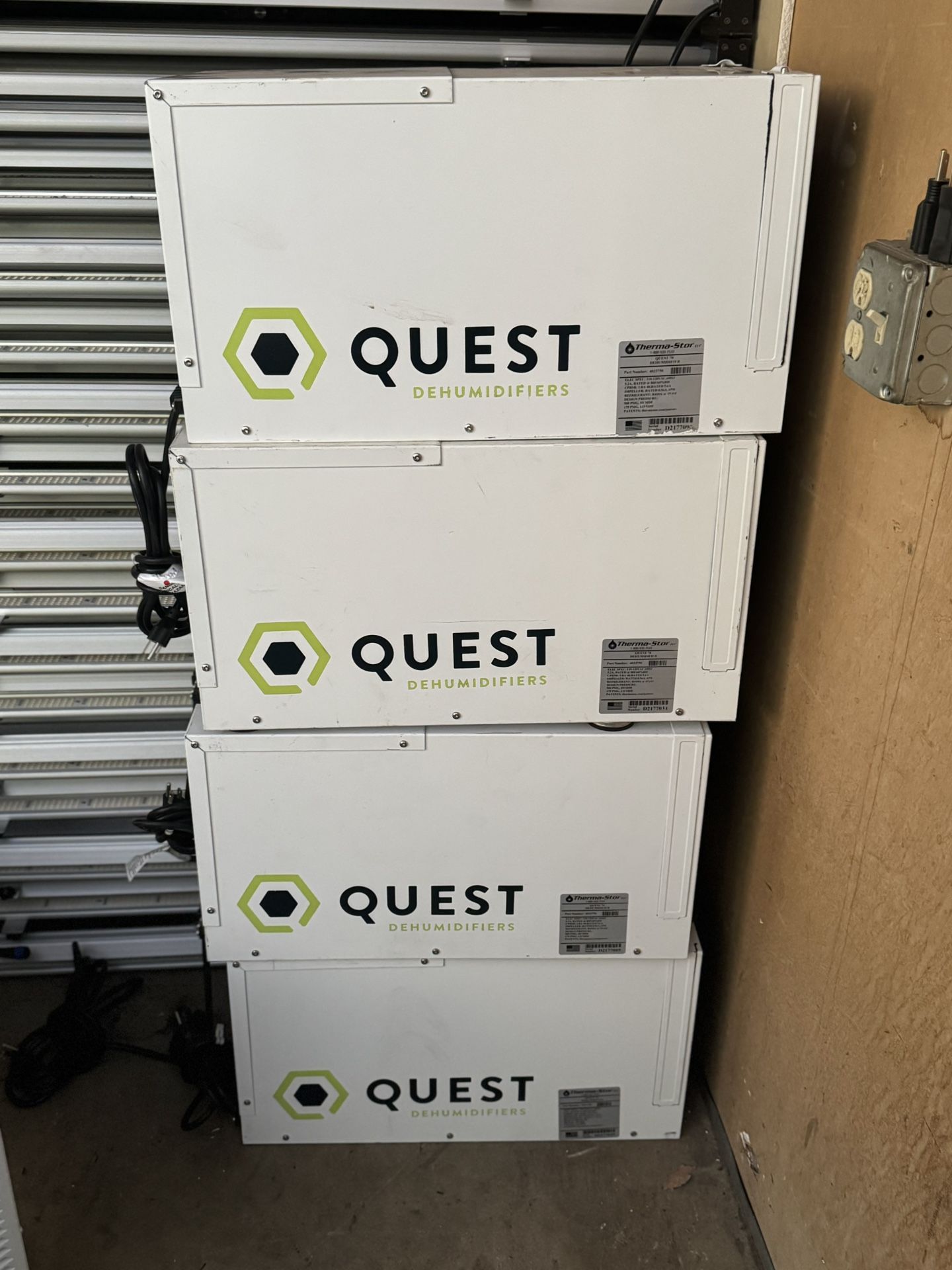 QUEST 70 HIGH-EFFICIENCY DEHUMIDIFIER SERIES