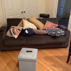 Sofa Bed /couch / Sleeper Sofa /like New condition 