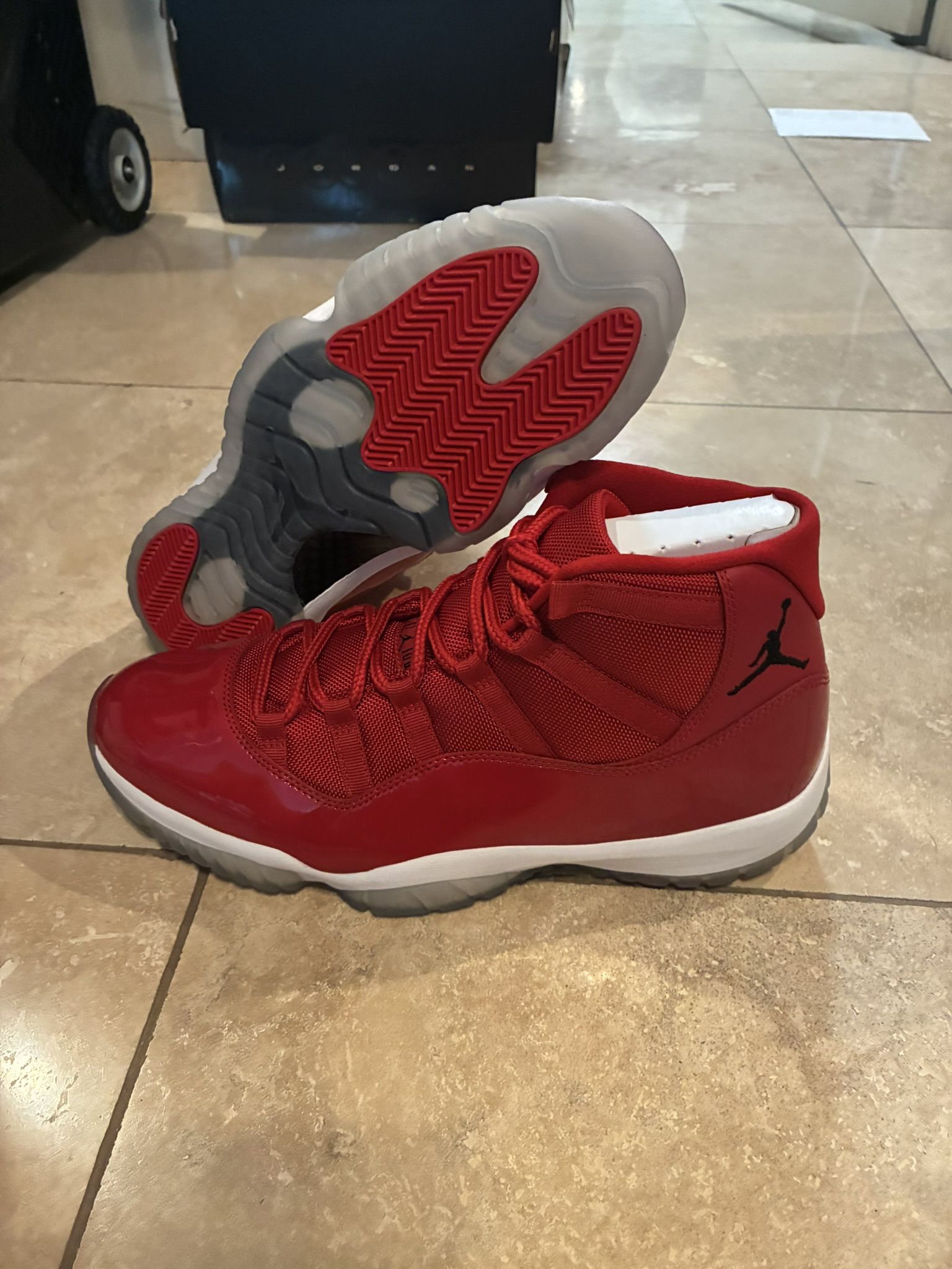 Nike Air Jordan 11 Retro - Gym Red