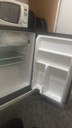 Mini fridge