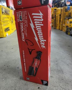 MILWAUKEE M12 CORDLESS 3/8 RATCHET $120